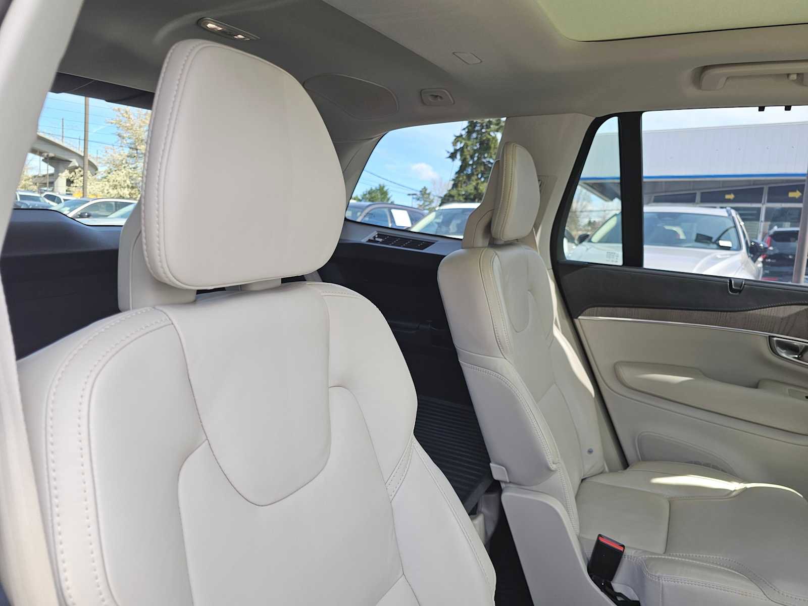 Used 2023 Volvo XC90 T8 Ultimate w/ Protection Package Premier image 11