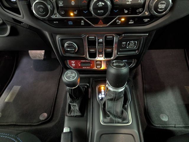 Used 2025 Jeep Wrangler Unlimited Rubicon 4xe w/ Safety Group AWD/4WD image 21