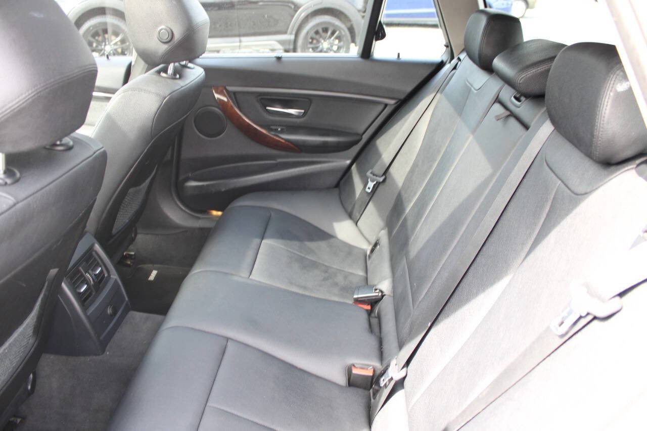 Used 2014 BMW 328i xDrive 328i xDrive AWD 4dr Wagon image 19