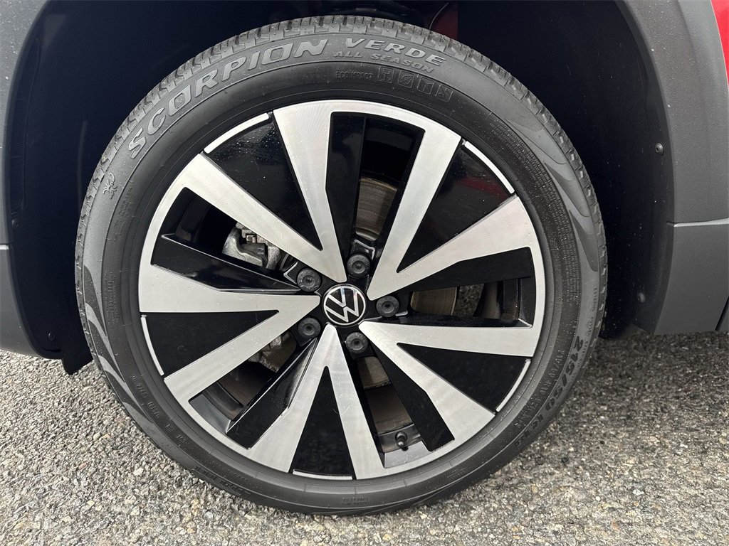 Used 2022 Volkswagen Taos SE w/ Panoramic Sunroof Package image 19