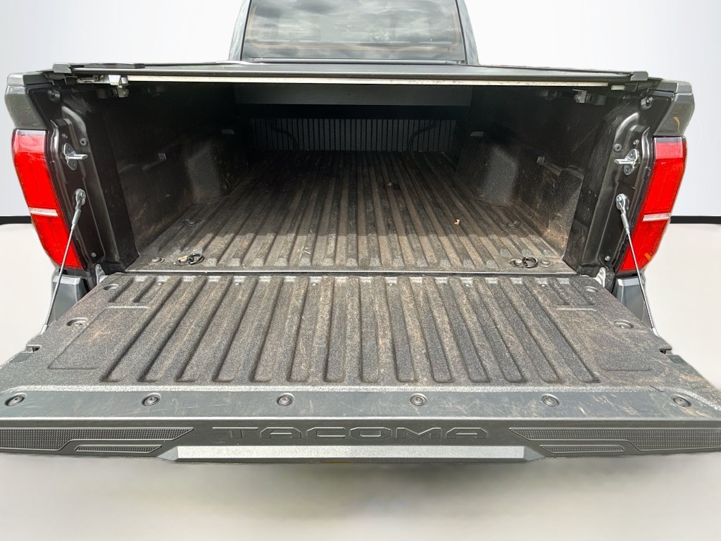 Used 2024 Toyota Tacoma SR5 AWD/4WD image 31