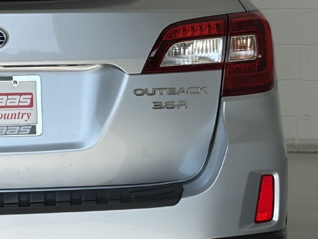 Used 2017 Subaru Outback 3.6R Limited AWD/4WD image 10
