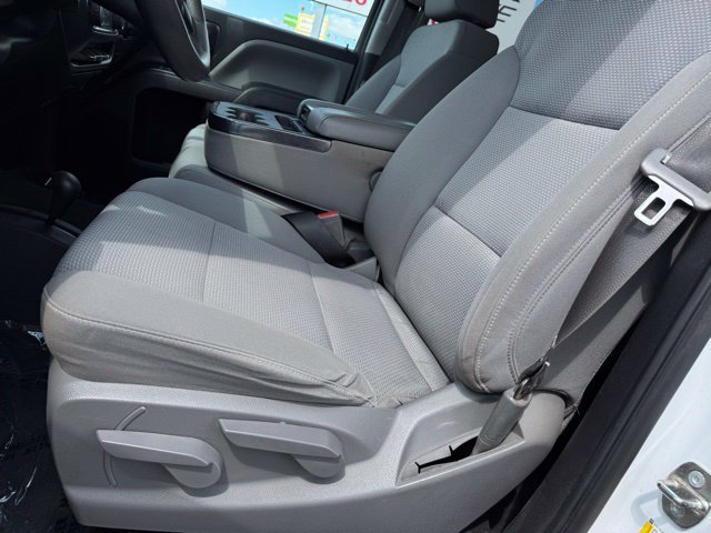 Used 2018 Chevrolet Silverado 1500 Custom w/ Custom Convenience Package AWD/4WD image 9