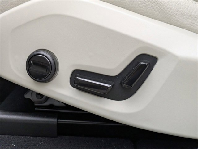 New 2025 Volvo XC60 B5 Plus w/ Climate Package image 18