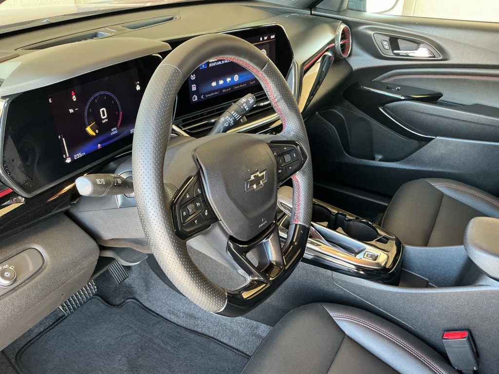 Used 2025 Chevrolet Trax RS w/ Driver Confidence Package image 10