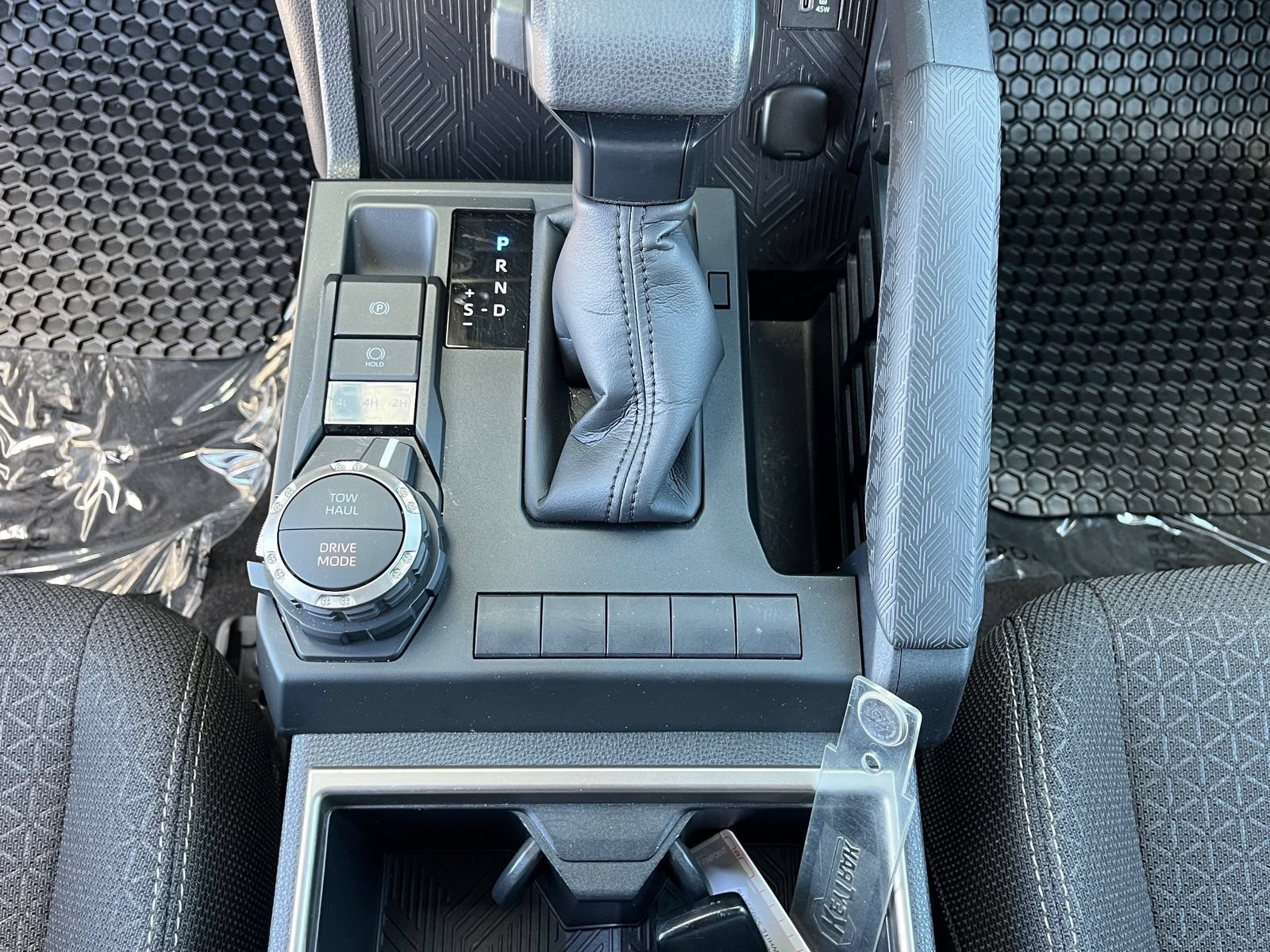 Used 2025 Toyota 4Runner SR5 AWD/4WD image 27