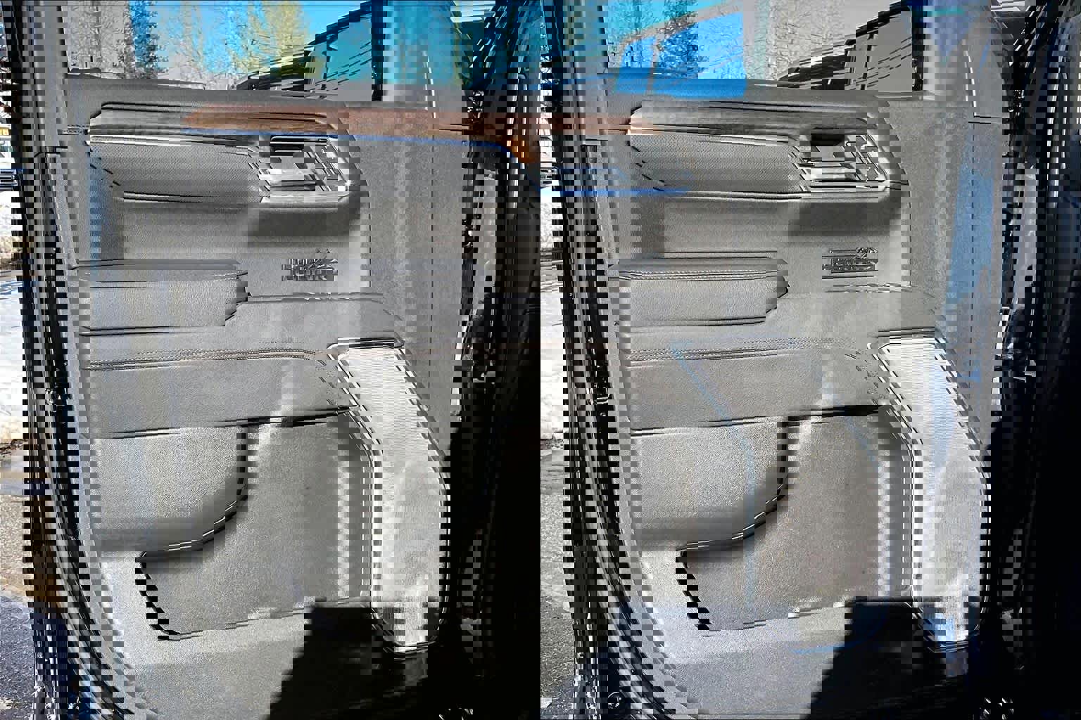 Used 2025 Chevrolet Silverado 1500 High Country w/ Technology Package AWD/4WD image 21