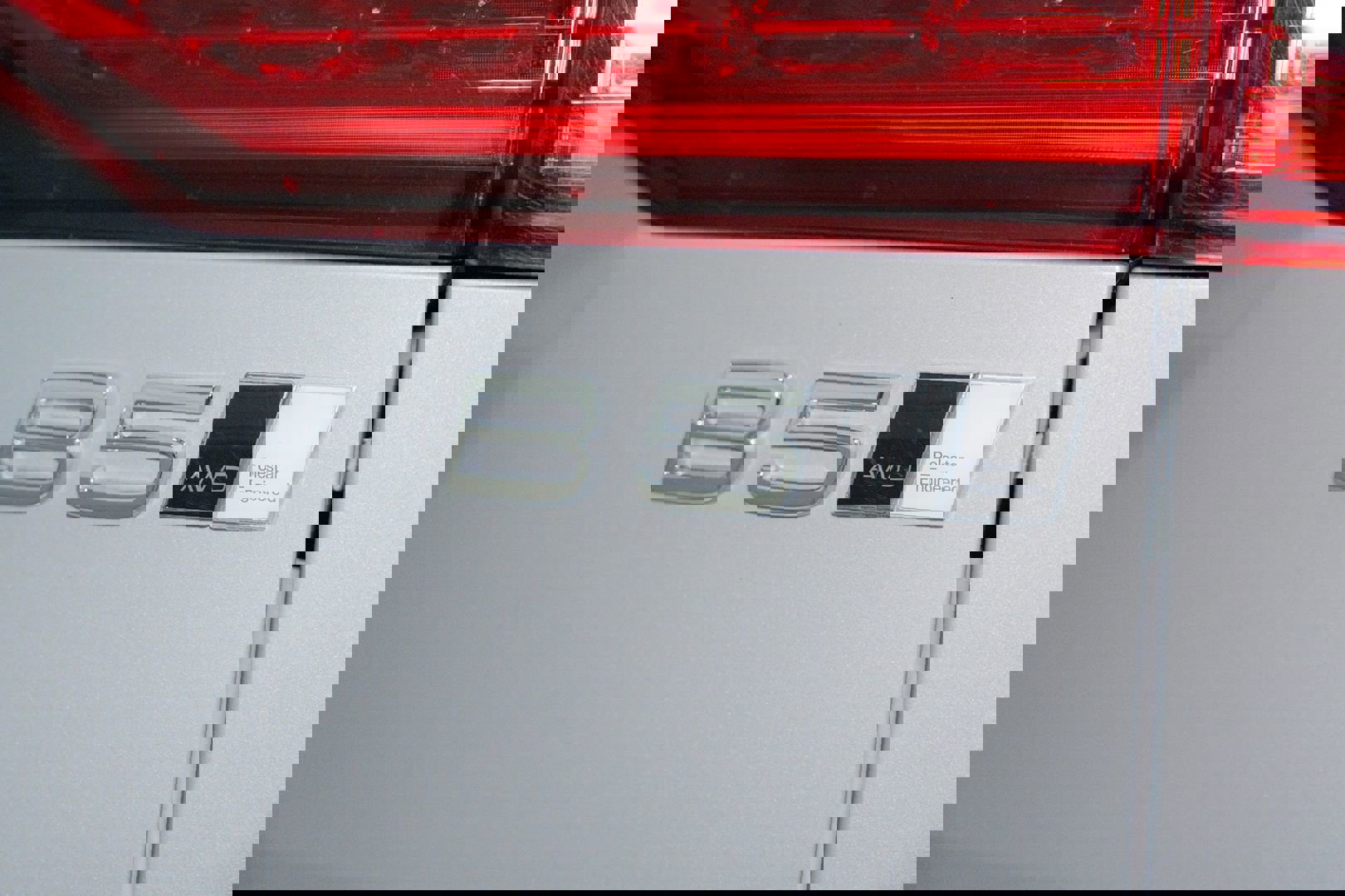 Used 2023 Volvo V60 B5 Cross Country Ultimate w/ Climate Package image 10