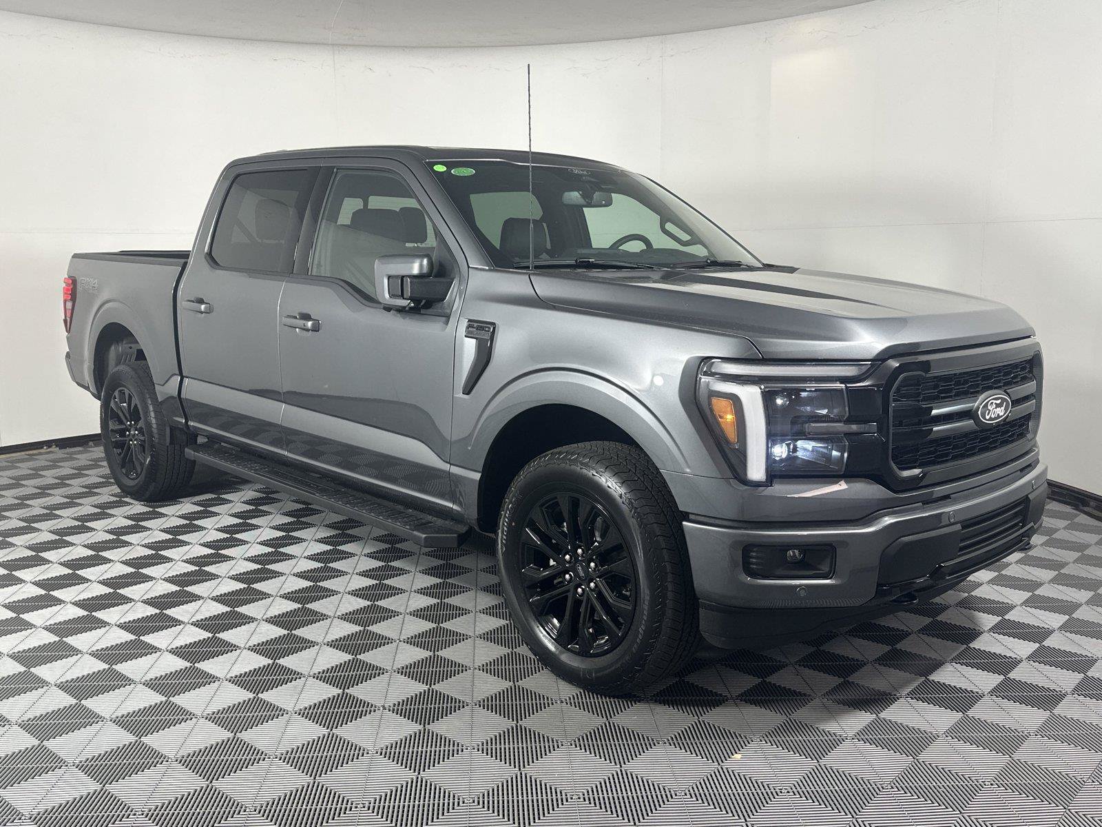 New 2026 Ford F150 Lariat w/ Equipment Group 501A Mid