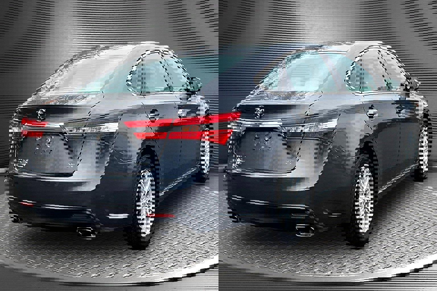 Used 2015 Toyota Avalon XLE image 6