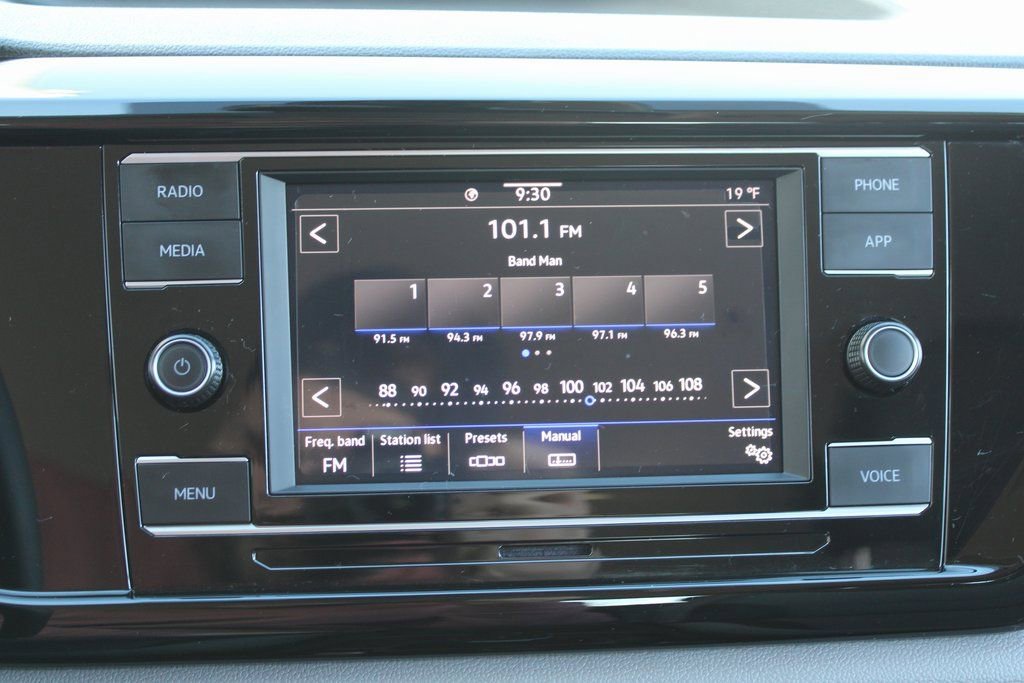 Certified 2024 Volkswagen Taos S image 15