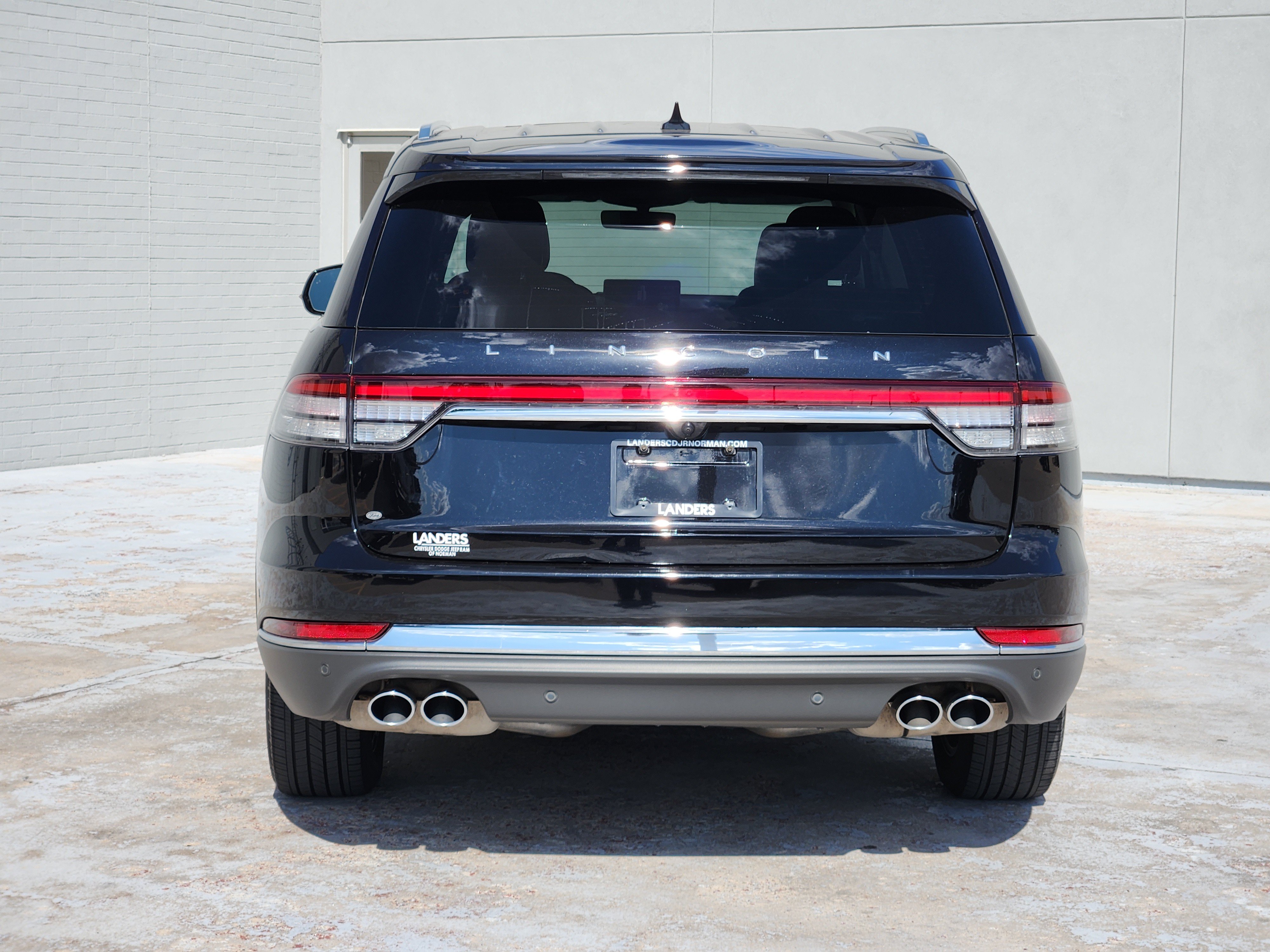 Used 2023 Lincoln Aviator Reserve w/ Equipment Group 201A RWD image 6