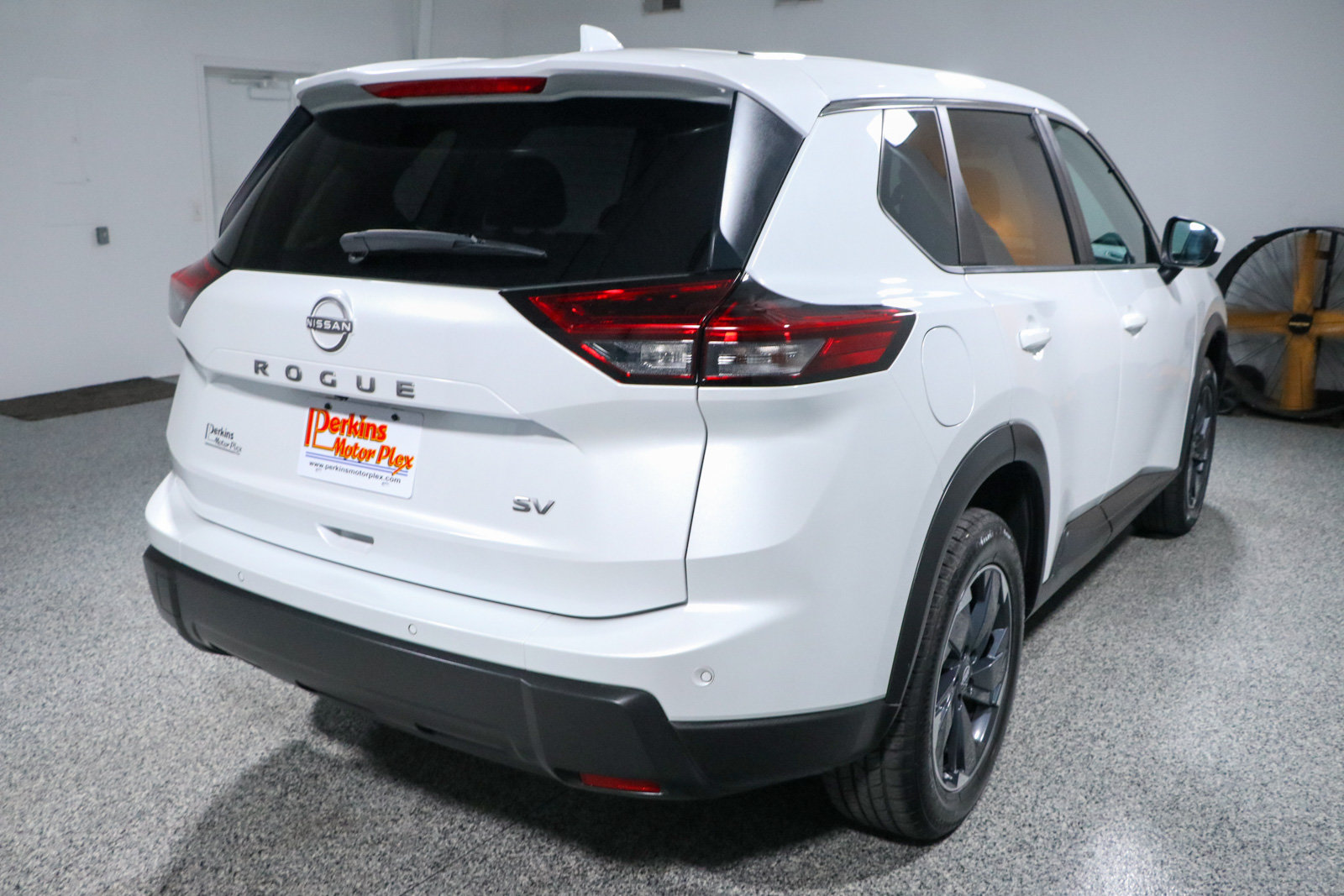 Used 2024 Nissan Rogue SV FWD image 7