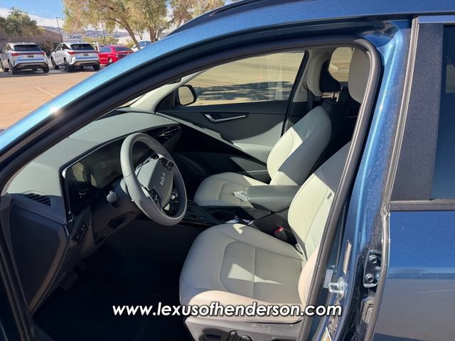 Used 2024 Kia Niro EX FWD image 6