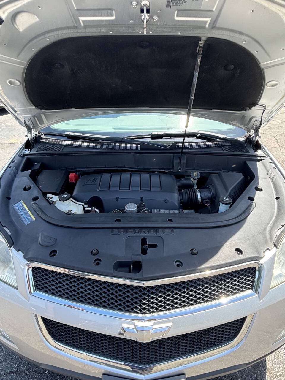 Used 2010 Chevrolet Traverse LS FWD image 32