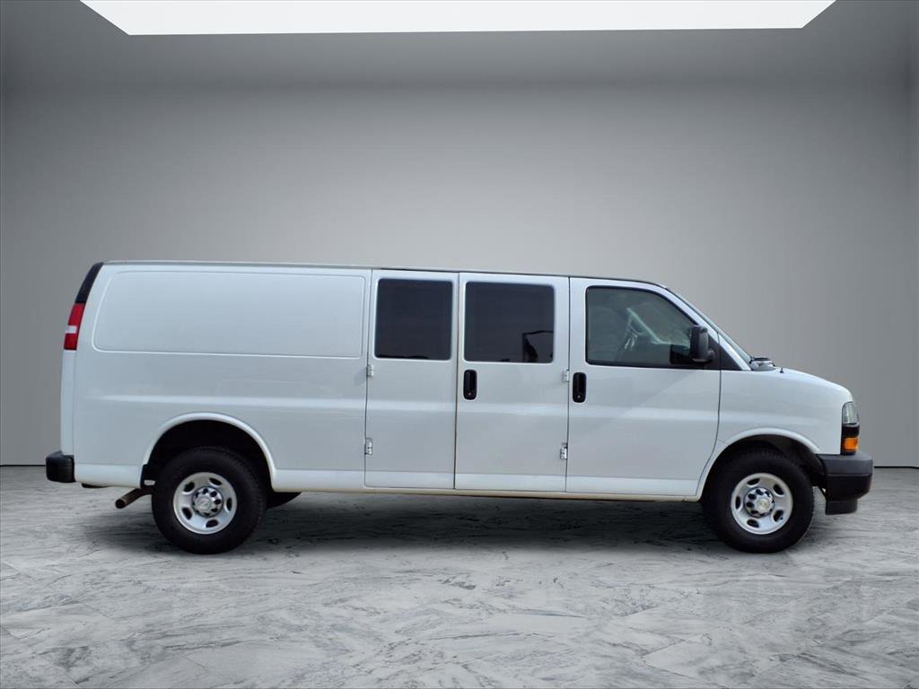 Used 2020 Chevrolet Express 3500 Extended w/ Driver Convenience Package image 8