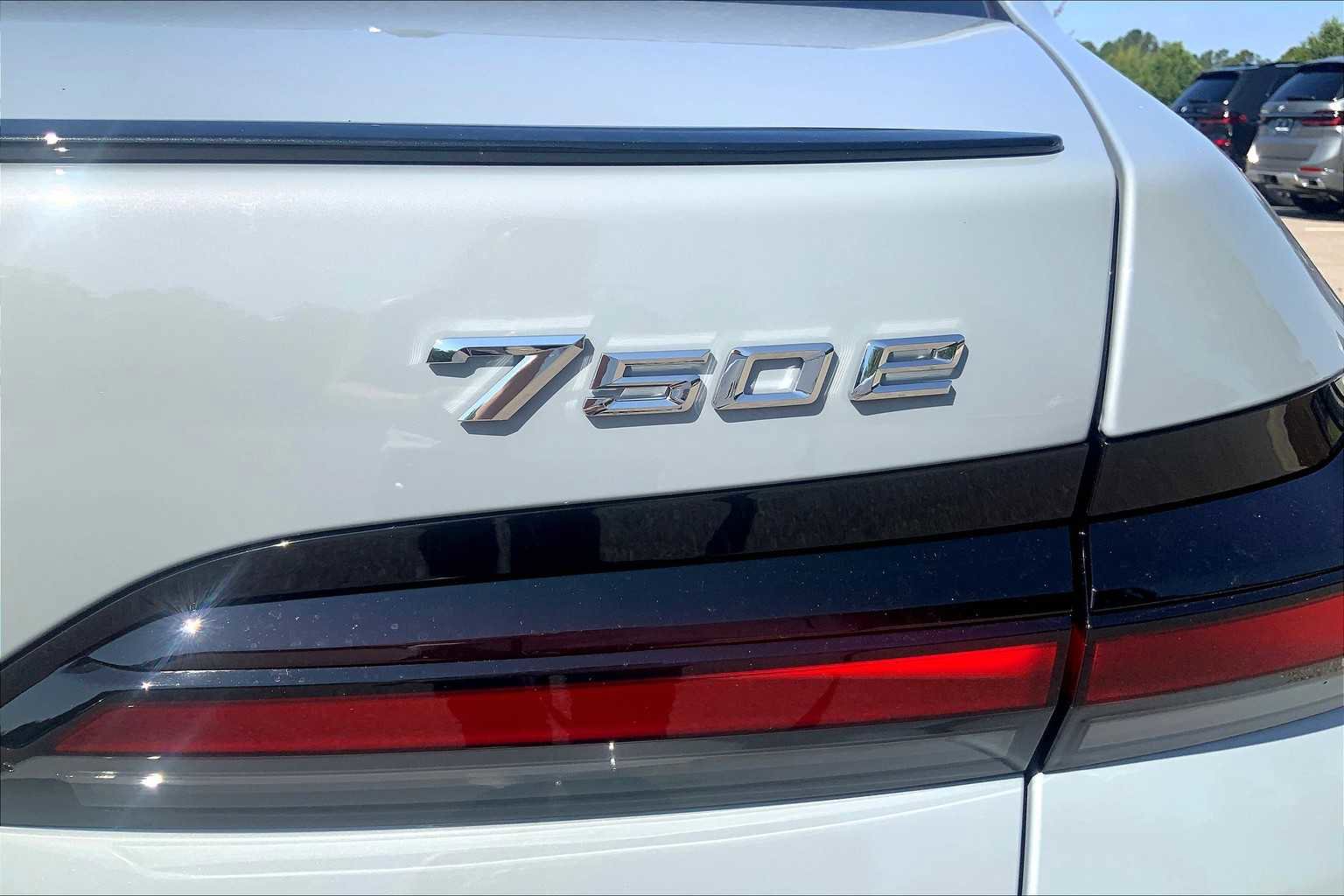 New 2026 BMW 750e xDrive w/ Executive Package image 15