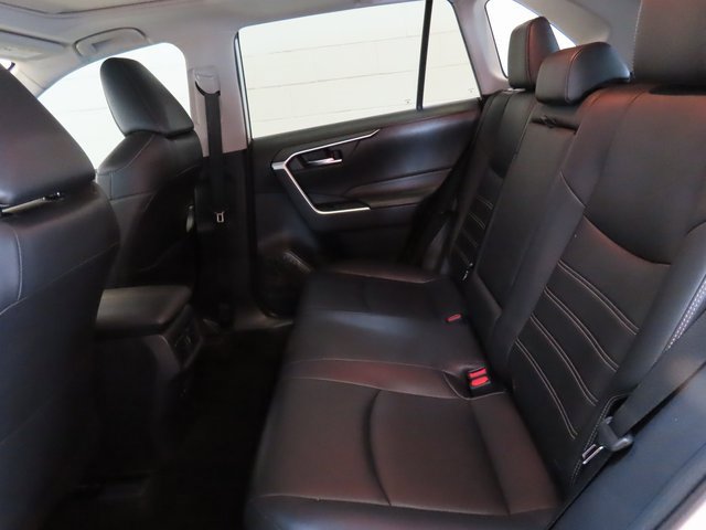 Used 2019 Toyota RAV4 XLE Premium image 30