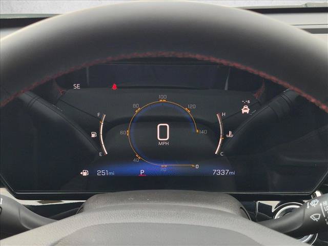 Certified 2025 Chevrolet Trax RS w/ Driver Confidence Package FWD image 11