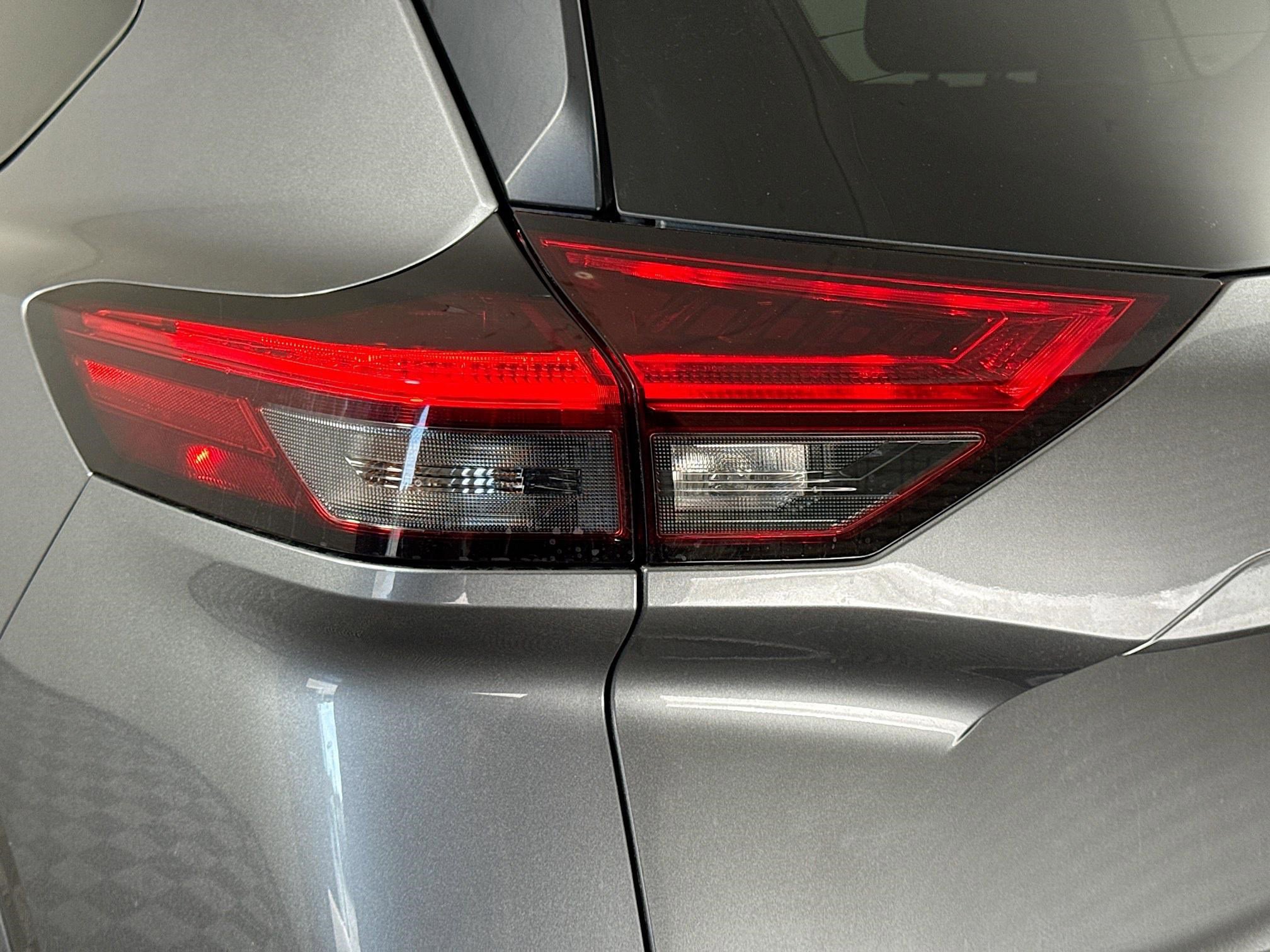 Used 2022 Nissan Rogue S AWD/4WD image 36