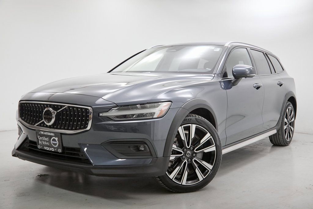 Certified 2024 Volvo V60 B5 Cross Country Ultimate image 2
