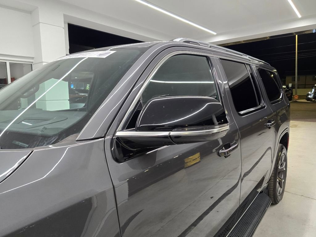 Used 2023 Jeep Wagoneer L Series III w/ Preferred Equipment Group image 11