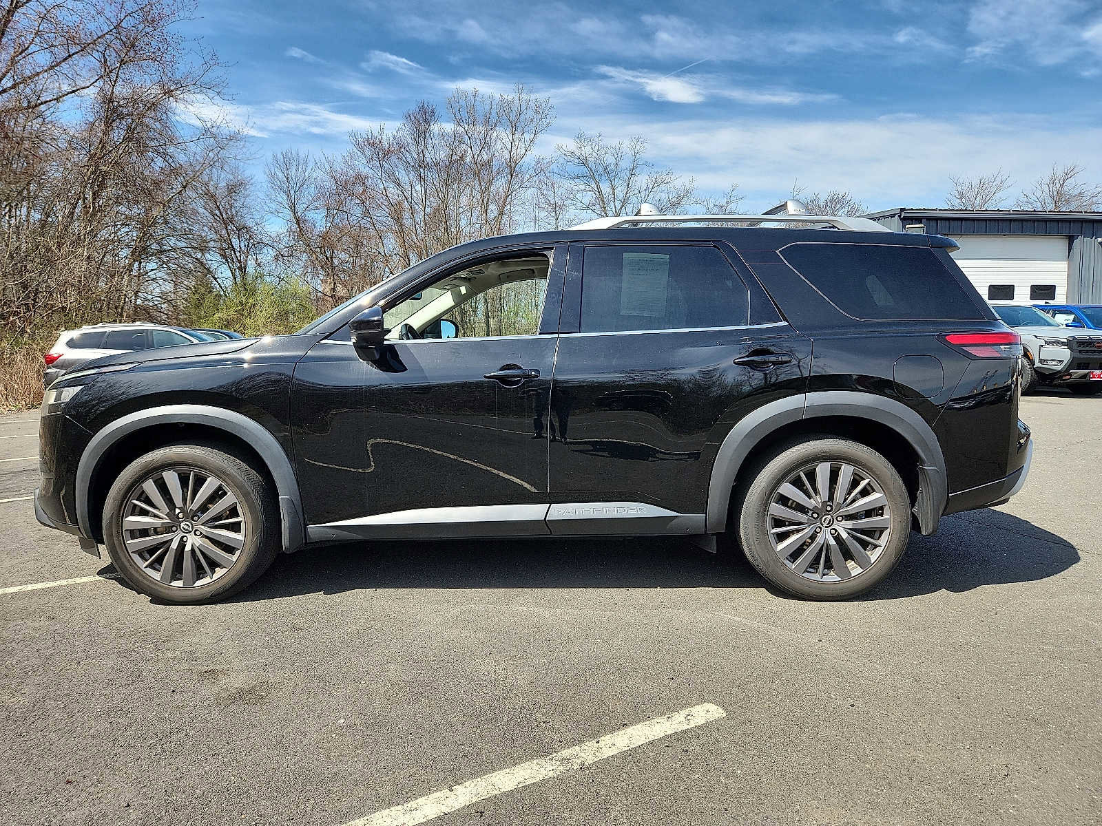 Used 2022 Nissan Pathfinder SL w/ SL Premium Package AWD/4WD image 7