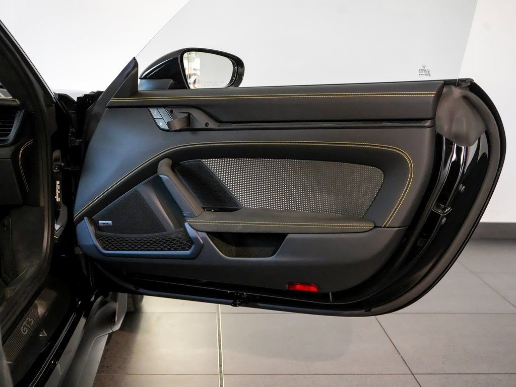 Certified 2025 Porsche 911 GT3 RS RWD image 24
