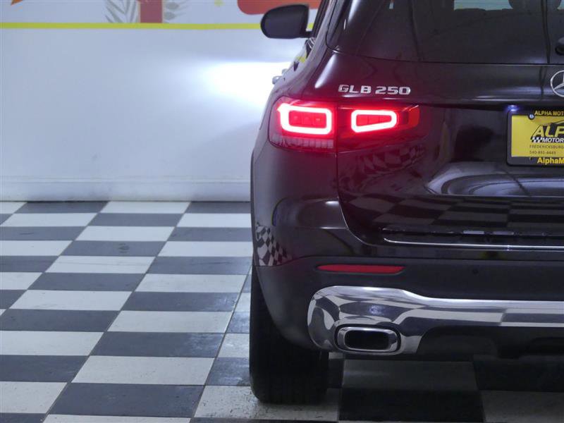 Used 2022 Mercedes-Benz GLB 250 GLB 250 w/ Premium Package Lite image 22