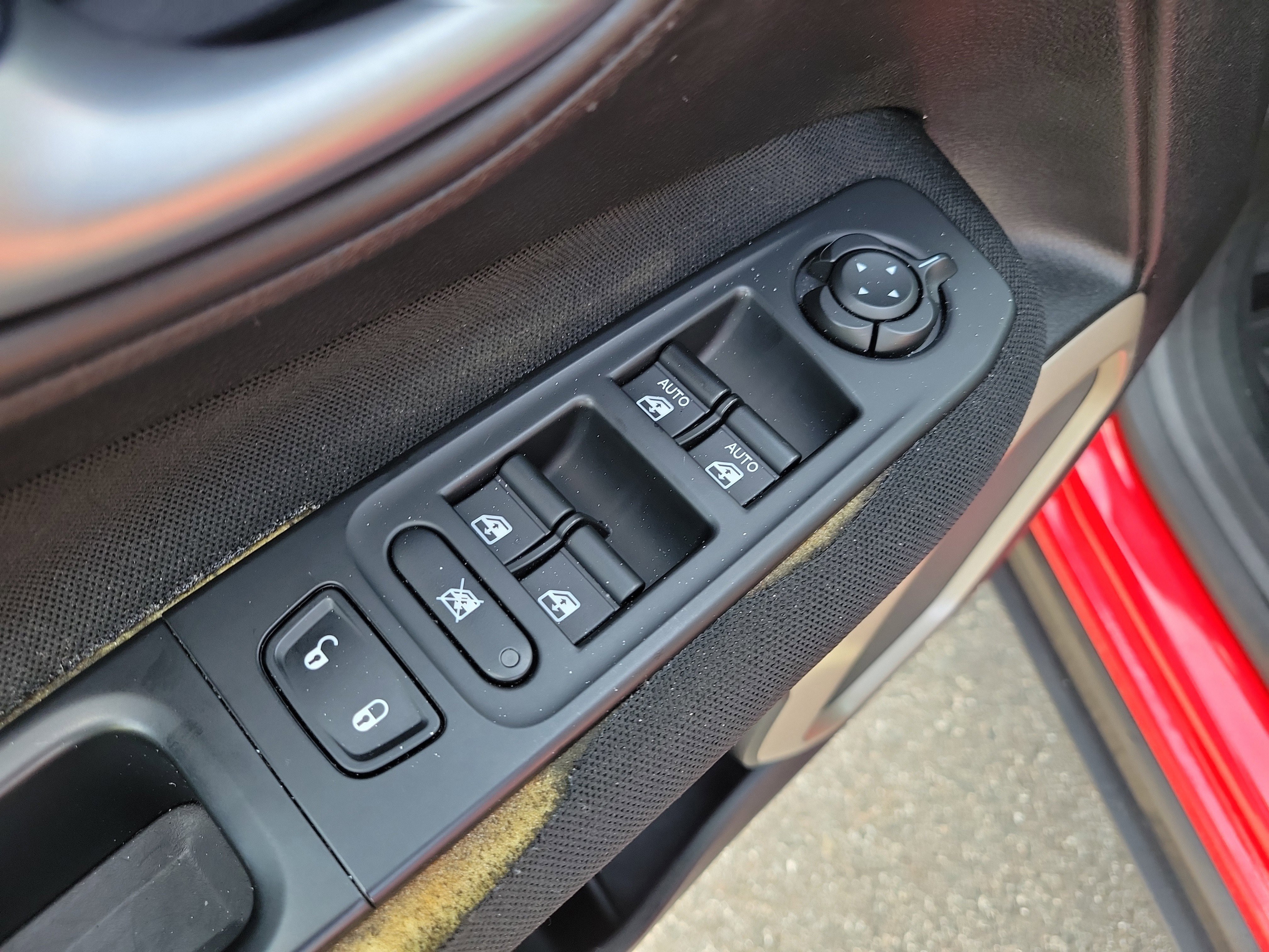 Used 2015 Jeep Renegade Latitude w/ Cold Weather Group II image 20