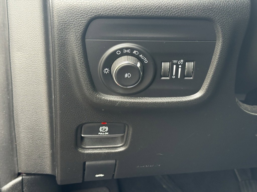 Used 2023 Jeep Grand Cherokee L Limited image 17