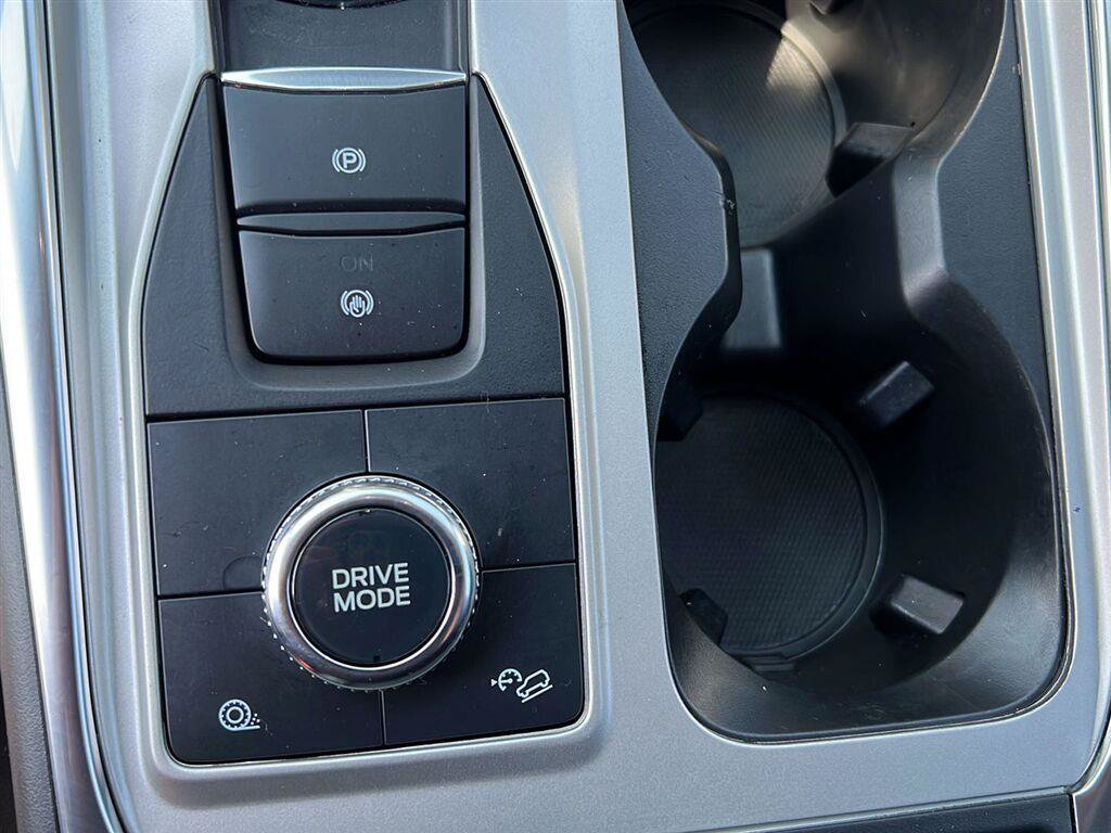 Used 2023 Ford Explorer XLT w/ Equipment Group 202A AWD/4WD image 12