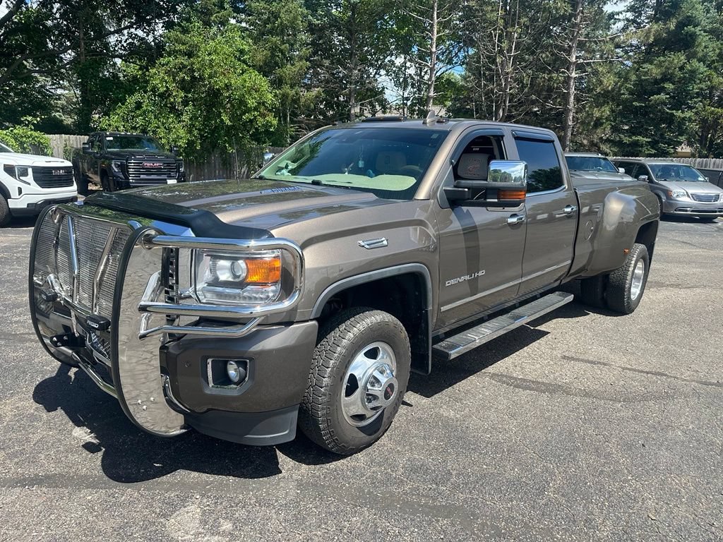 Used 2015 GMC Sierra 3500 Denali w/ Duramax Plus Package RWD image 5