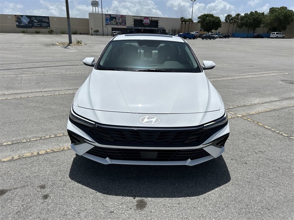 New 2025 Hyundai Elantra Limited image 8