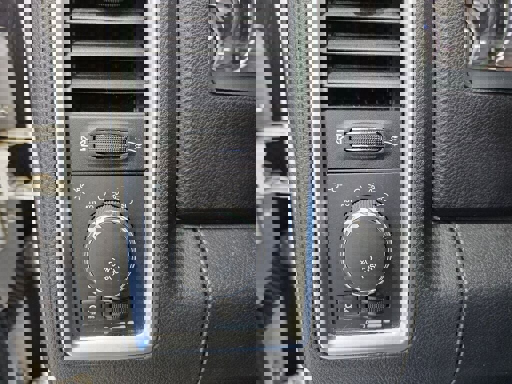 Used 2015 RAM 1500 Limited image 25