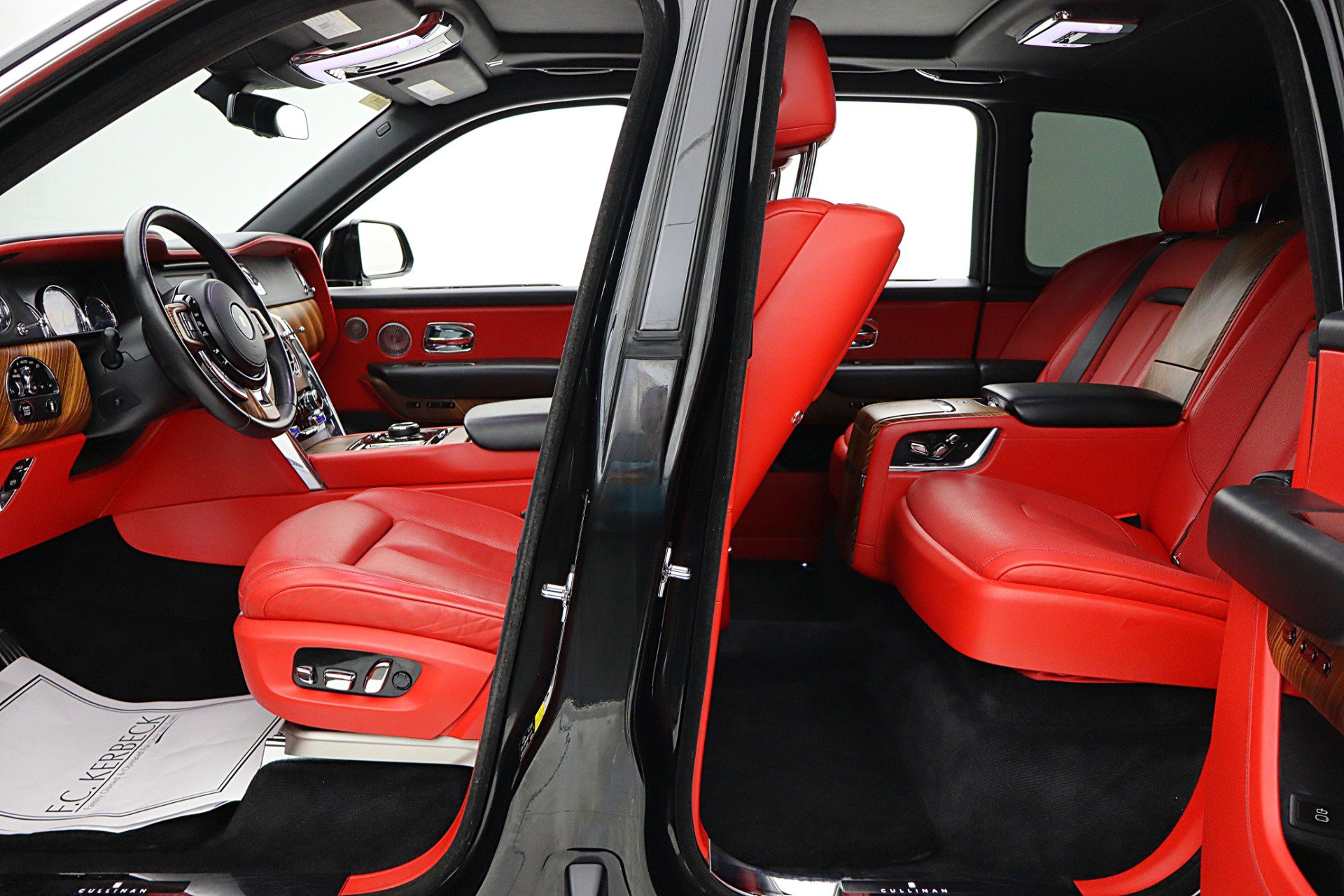 Used 2019 Rolls-Royce Cullinan AWD/4WD image 44