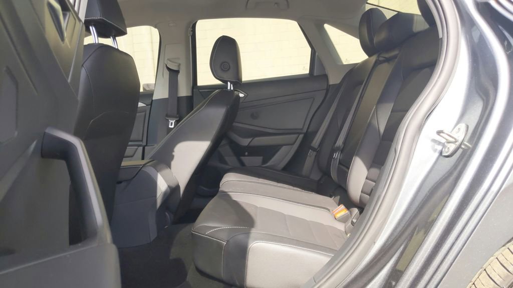 Used 2023 Volkswagen Jetta SE image 30