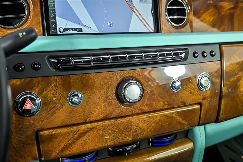 Used 2013 Rolls-Royce Phantom Drophead Coupe RWD image 30
