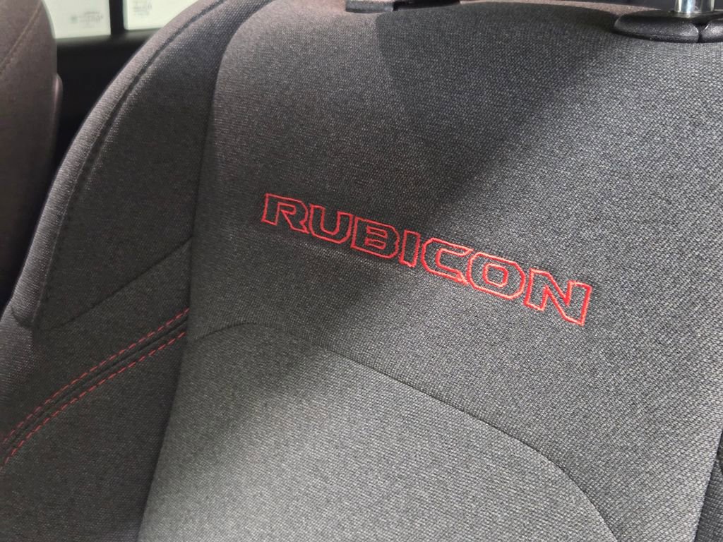 Used 2025 Jeep Wrangler Unlimited Rubicon image 31