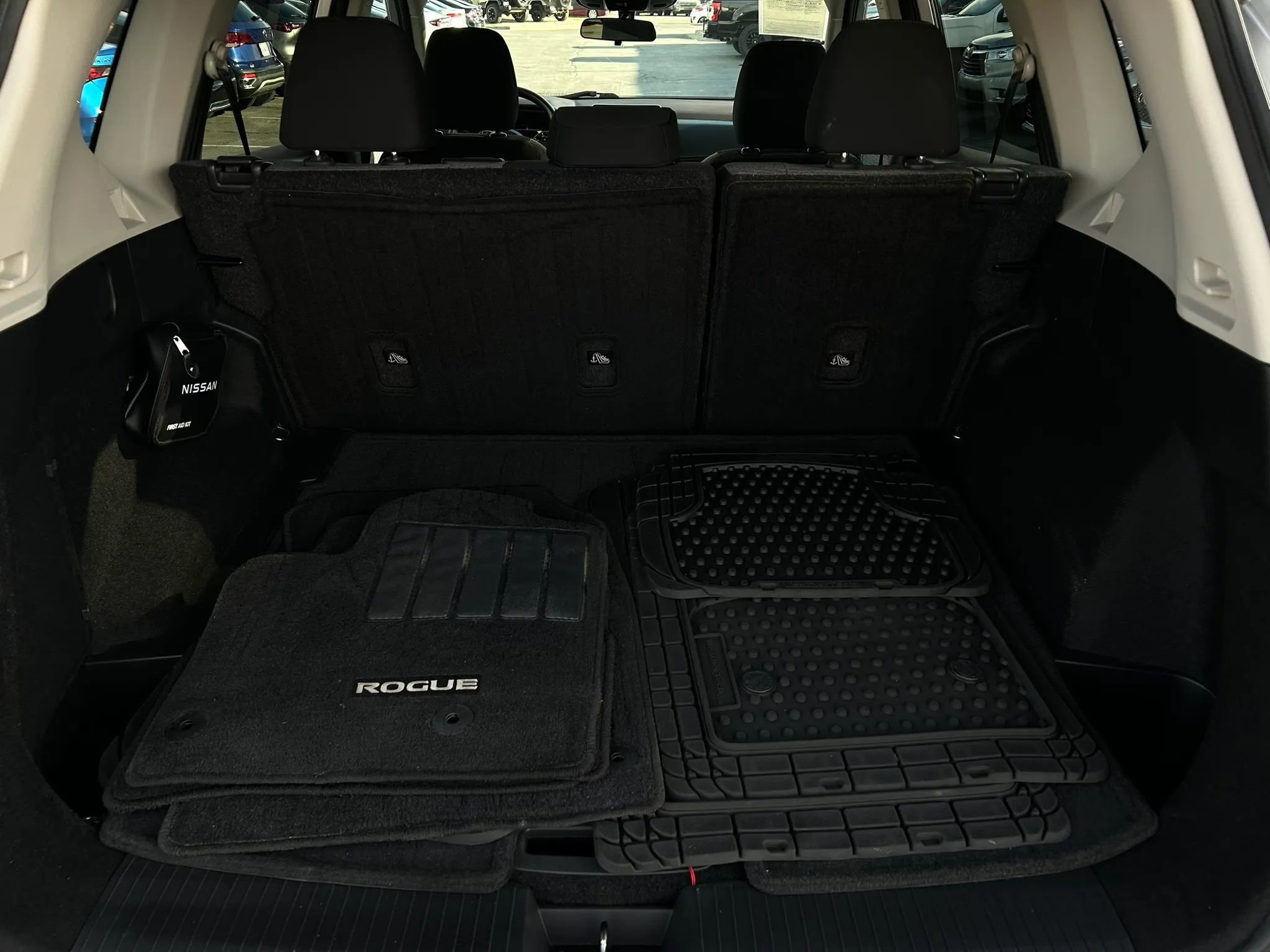 Used 2023 Nissan Rogue SV image 22