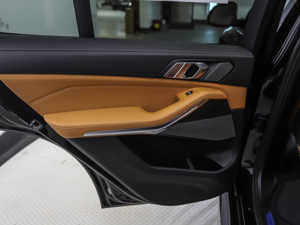 Used 2026 BMW X5 xDrive40i w/ M Sport Package image 18