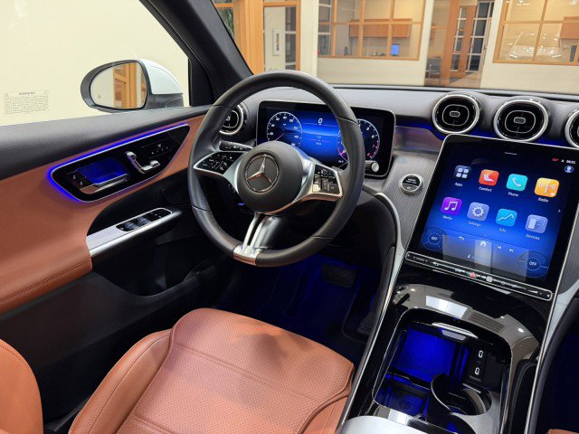Certified 2025 Mercedes-Benz GLC 300 image 7