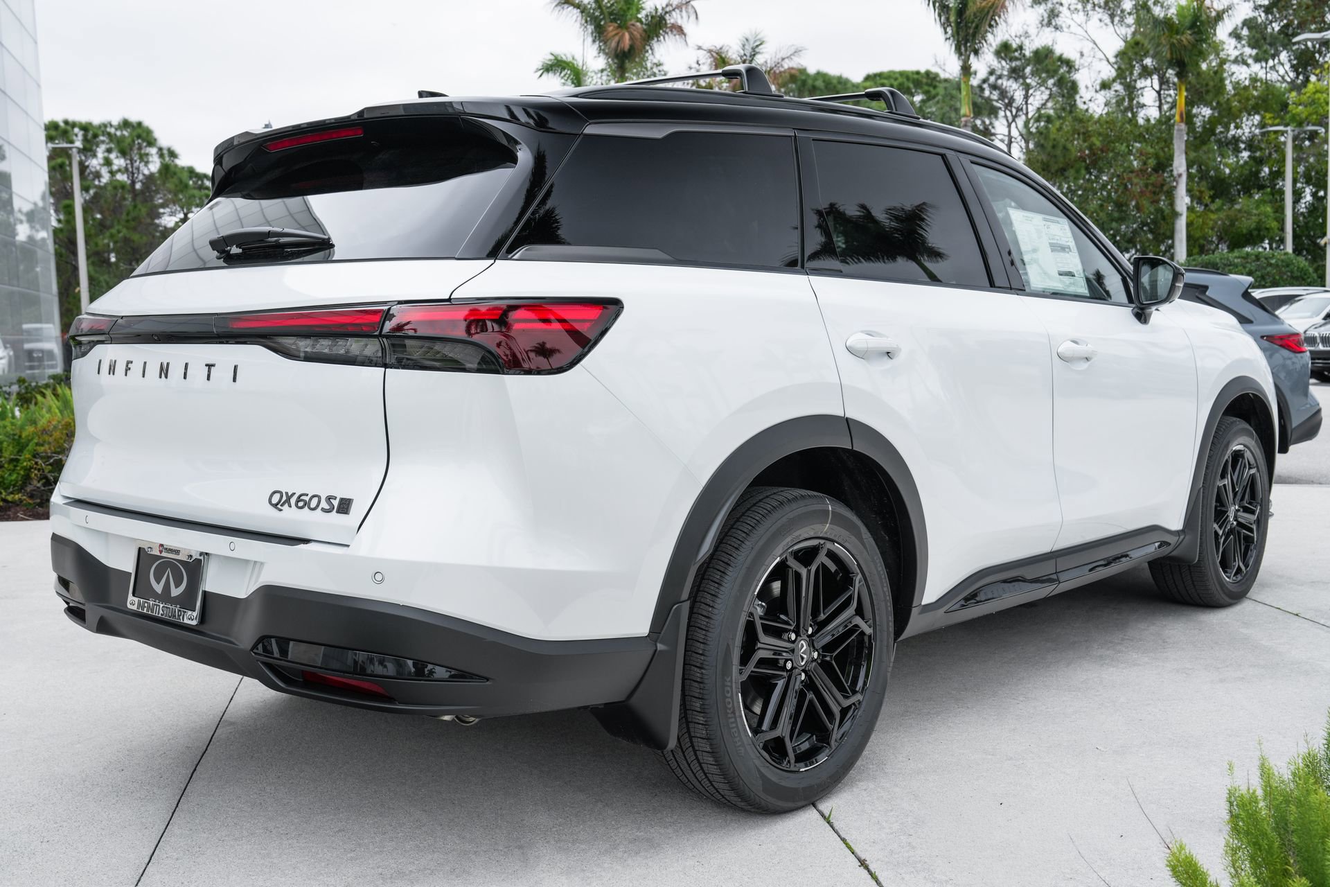 New 2026 INFINITI QX60 Sport w/ Dark Cargo Package image 22