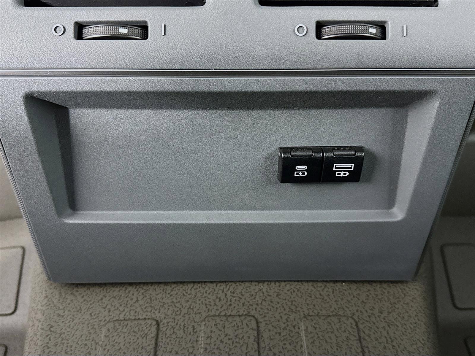 Used 2025 INEOS Grenadier Fieldmaster Edition image 26