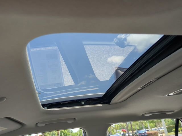 Used 2025 Hyundai Venue SEL FWD image 20