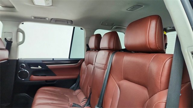 Used 2021 Lexus LX 570 4WD w/ 3rd Row & Luxury Pkg image 33