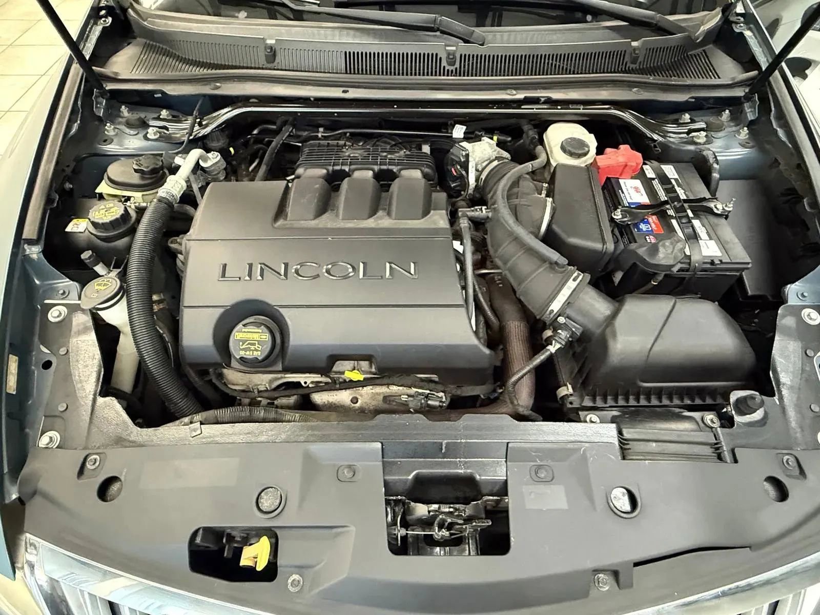 Used 2010 Lincoln MKS image 34