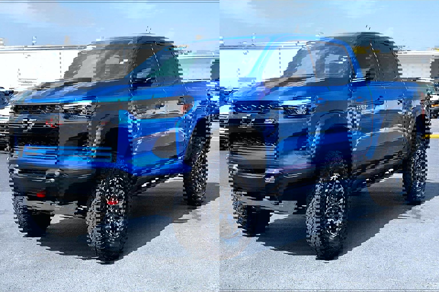 Certified 2024 Chevrolet Colorado ZR2 w/ ZR2 Convenience Package III image 2