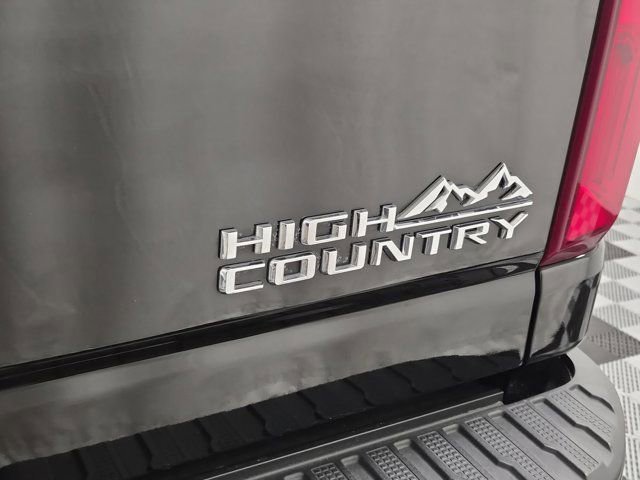 Used 2022 Chevrolet Silverado 2500 High Country w/ Safety Package II image 8