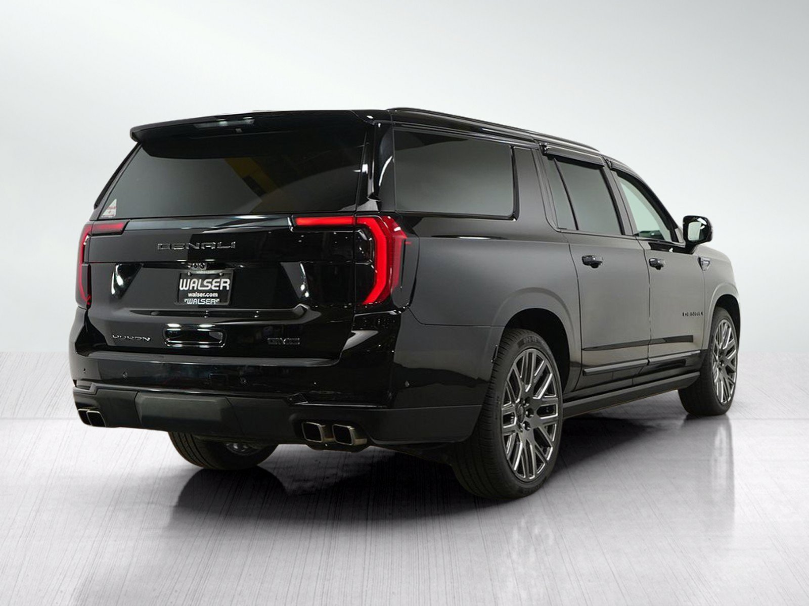 Used 2025 GMC Yukon XL Denali Ultimate AWD/4WD image 5